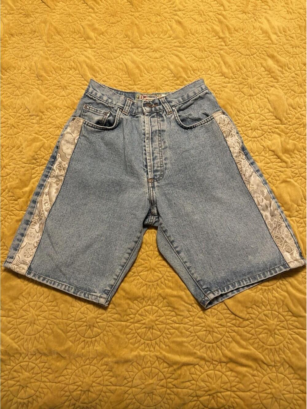 Chico’s RARE Vintage 90s Women's Blue Denim Shorts Paisley Jorts Size 2